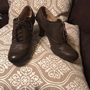 Bass mini heel lace bootie